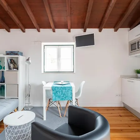 Apartment Feels Like Martim Moniz Flat With View